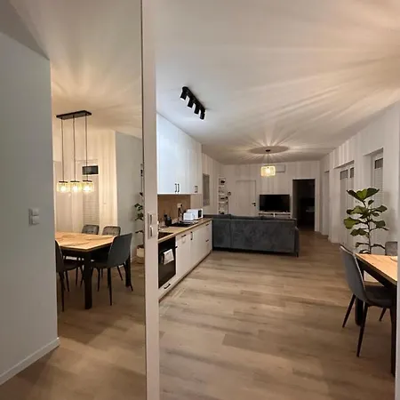 Boleslaviaapartments - Merci 2, Parking Free, Air Conditioning Apartament