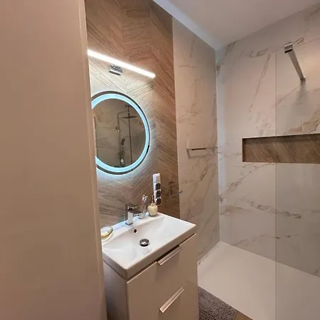 Daire Boleslaviaapartments - Merci 2, Parking Free, Air Conditioning *
